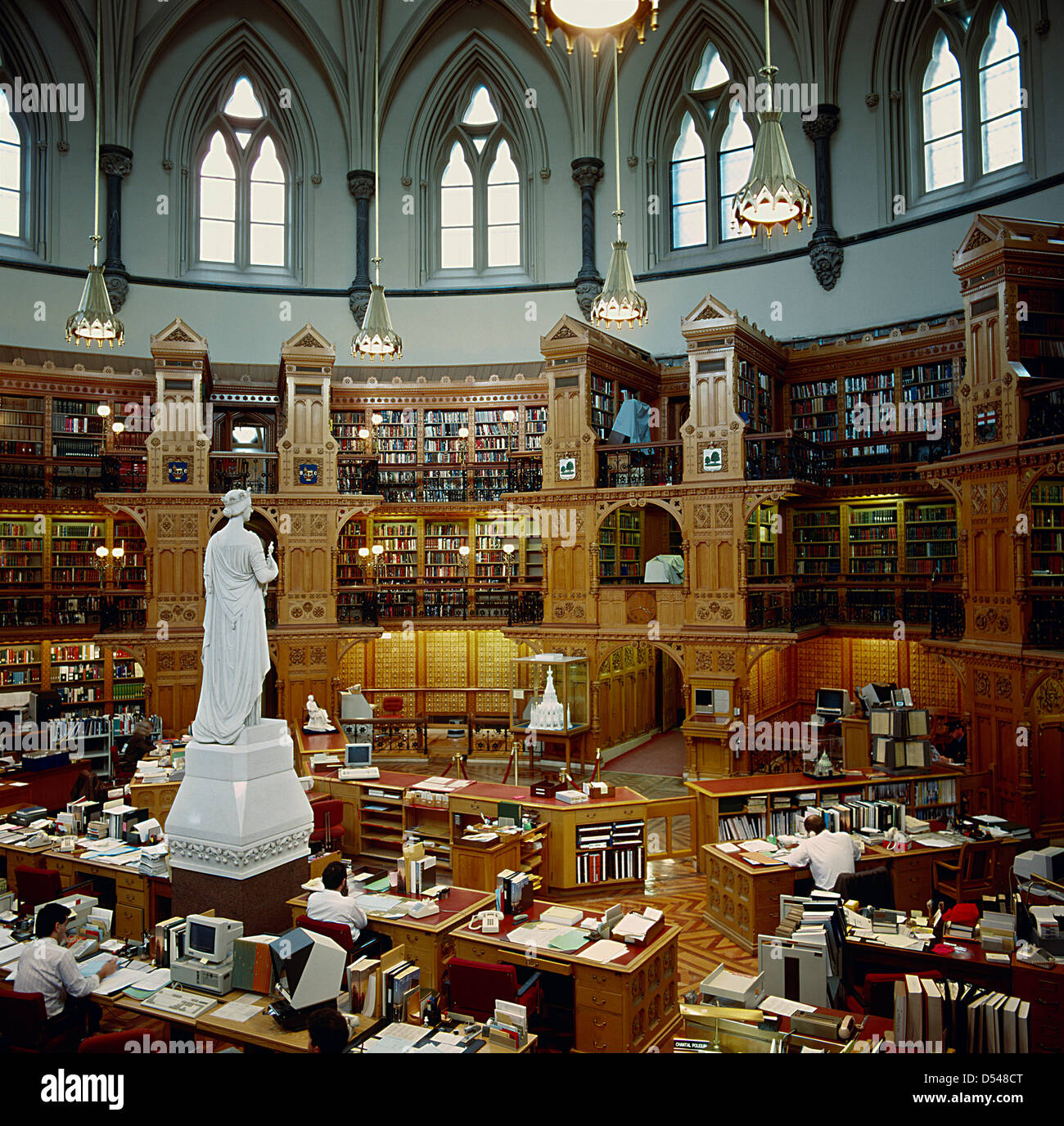 Bibliothèque du Parlement dans le bâtiment du Parlement sur la Colline  Parlementaire à Ottawa;Ontario;Canada Photo Stock - Alamy