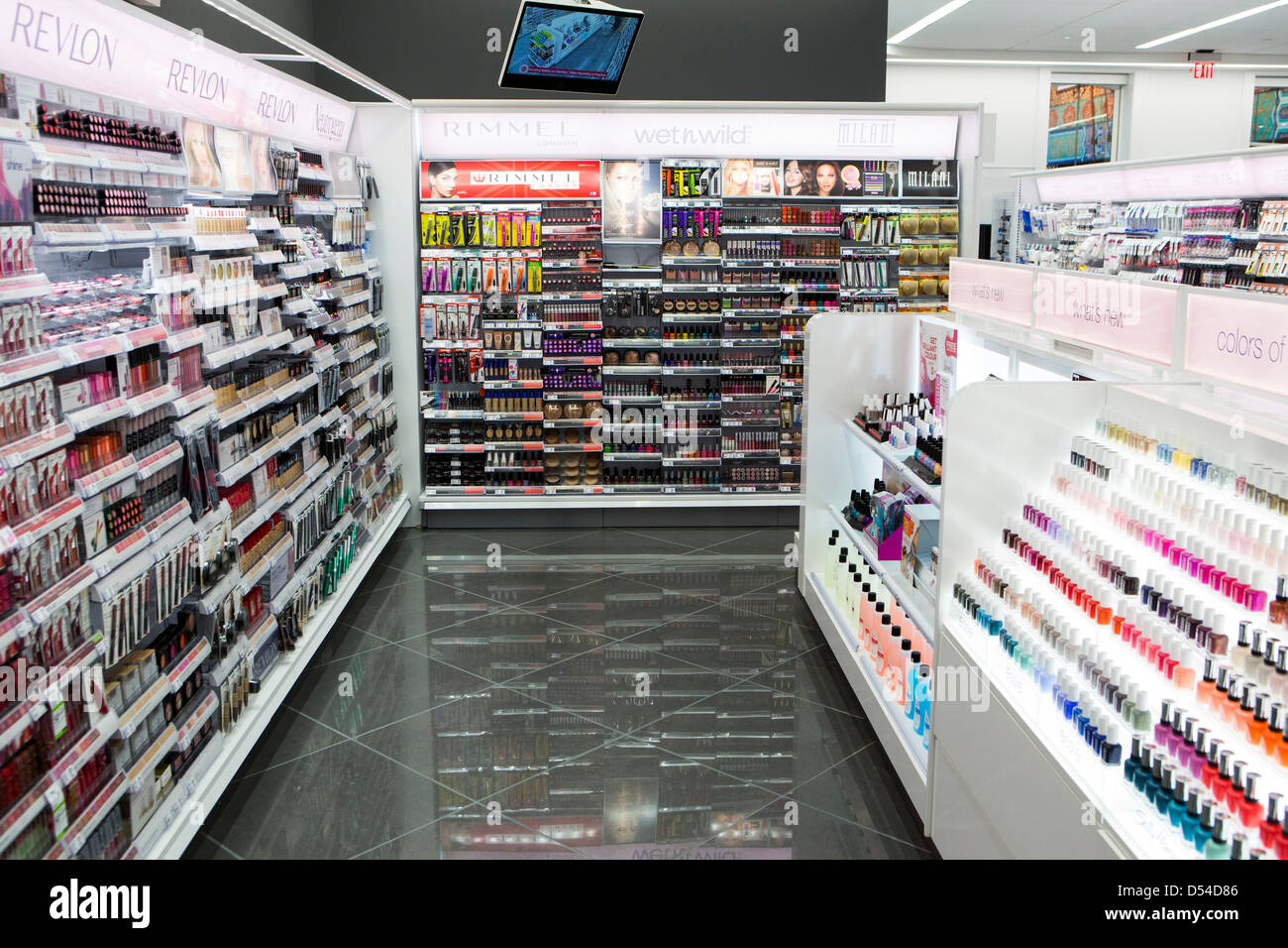 Les cosmétiques sur l'affichage à un Walgreens Flagship store dans le centre-ville de Washington, DC. Banque D'Images