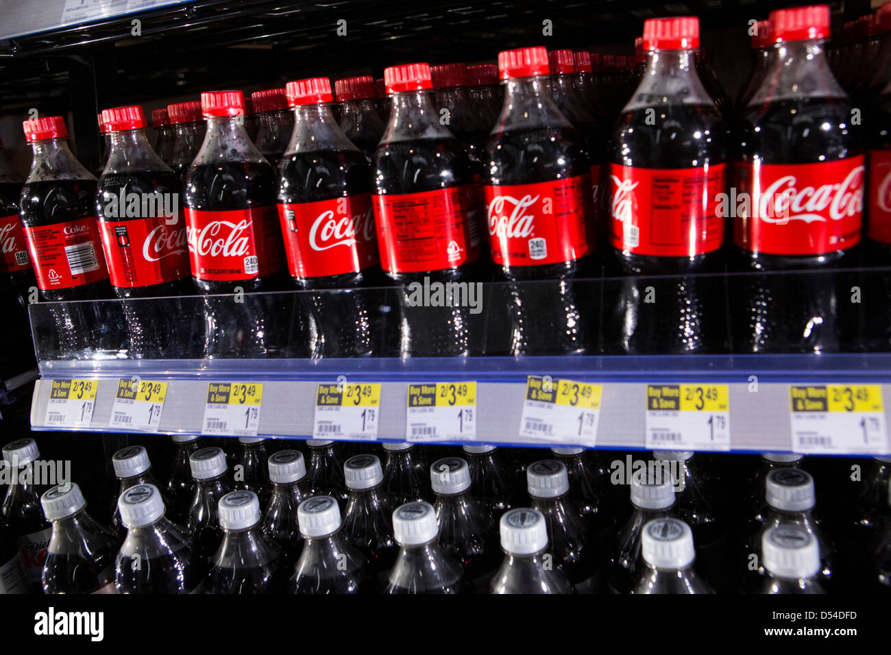 Produits Coca-Cola sur l'affichage à un Walgreens Flagship store. Banque D'Images