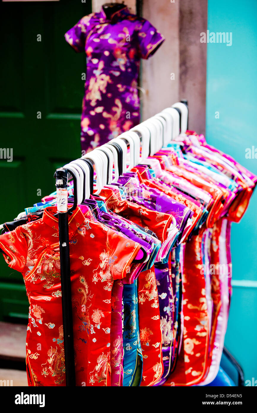 Shopping in Chinatown, Londres, Royaume-Uni Banque D'Images