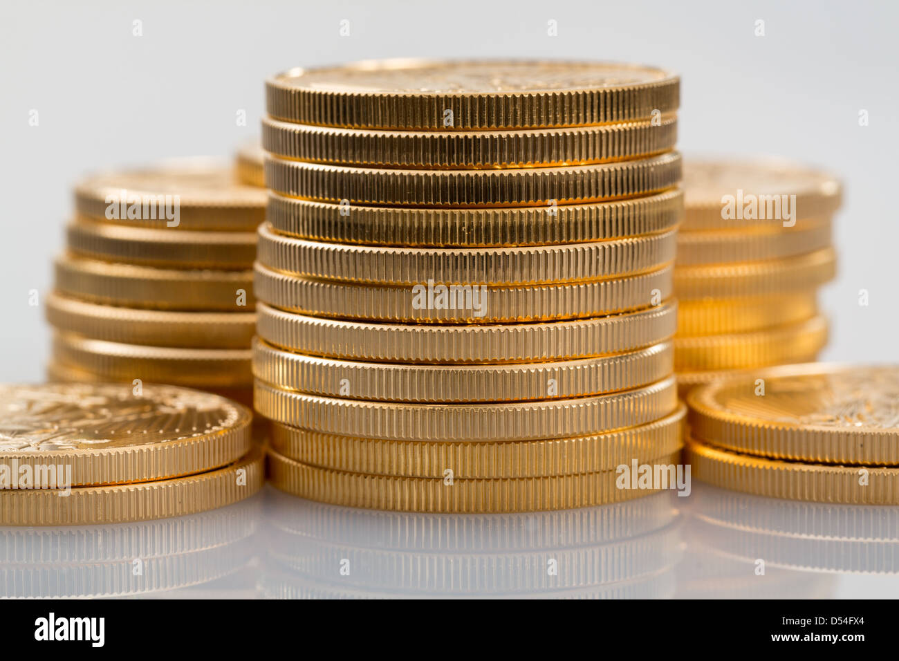 Des piles d'une once troy d'aigle d'or pièces d'or de la monnaie du trésor américain Banque D'Images