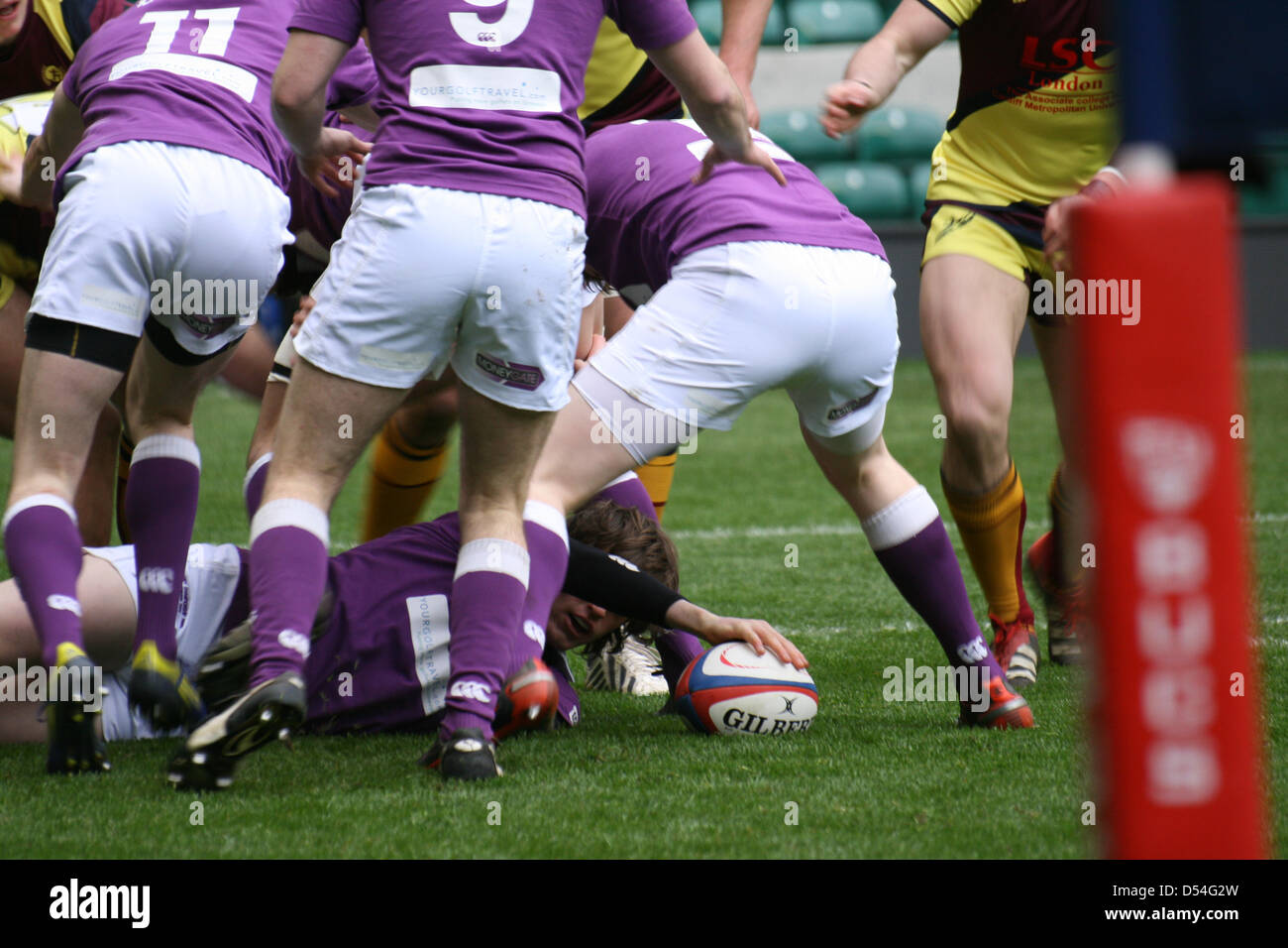 Londres, Royaume-Uni. 24 mars, 2013. L'Université de Durham et de Cardiff s'est réuni à la finale chez les hommes pour les universités et collèges britanniques championnats dans le stade de Twickenham, Londres. Banque D'Images