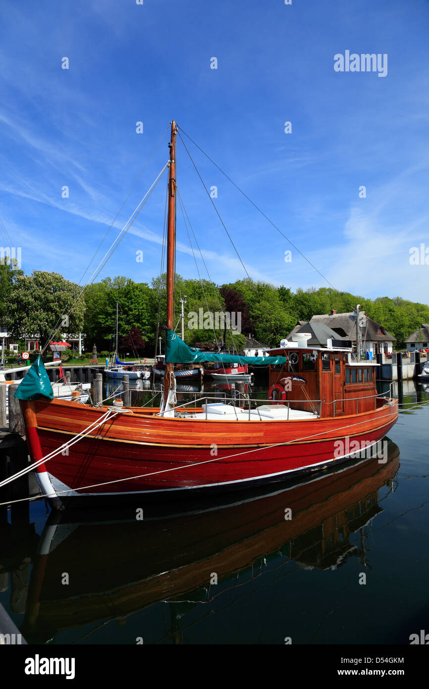 L'île de Hiddensee, Kloster, bateau en bois dans le port, le Mecklembourg Poméranie occidentale, Allemagne Banque D'Images