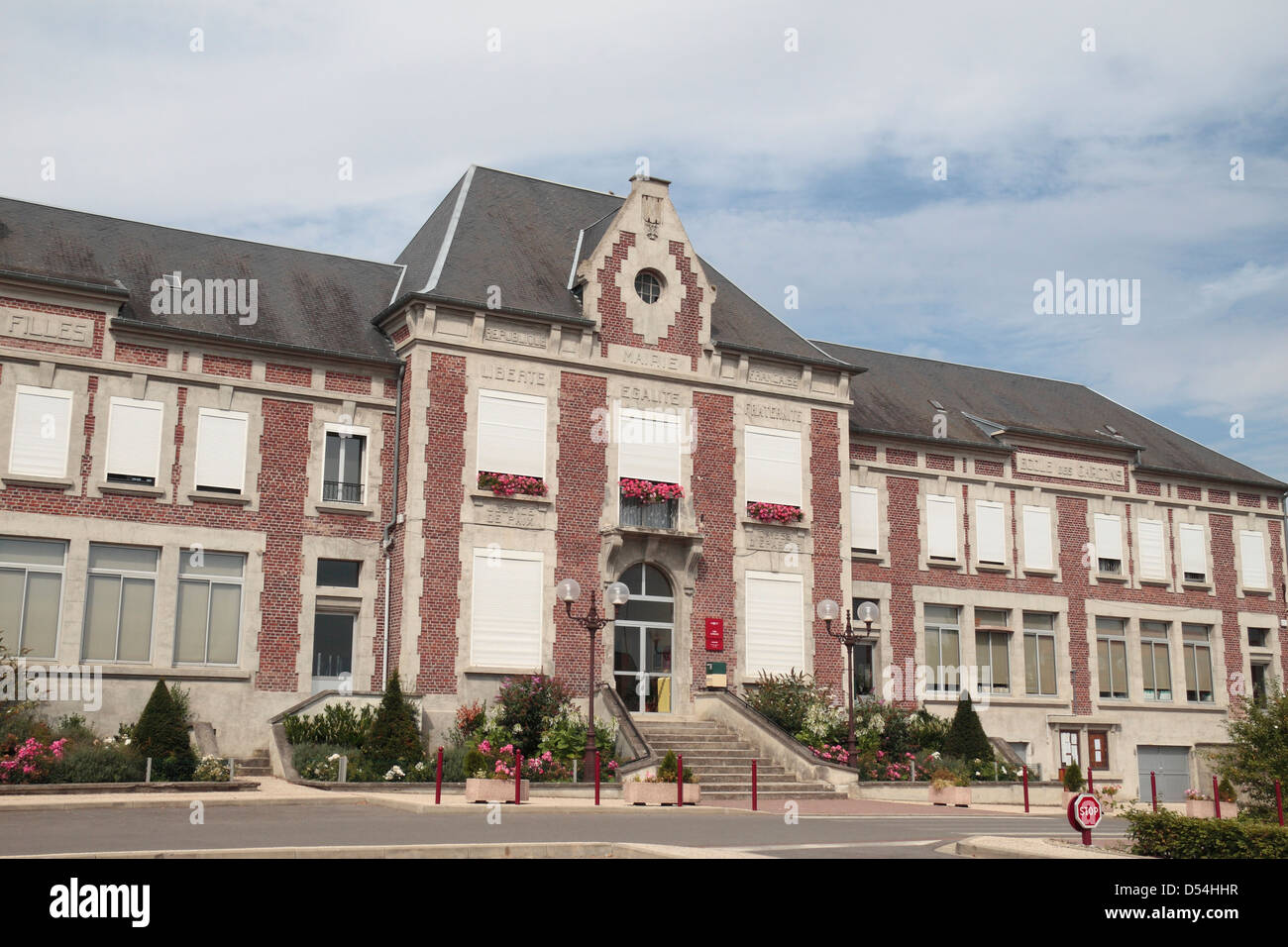 Mairie (hôtel de ville) dans le centre-ville de combles, Somme, Picardie, France. Banque D'Images