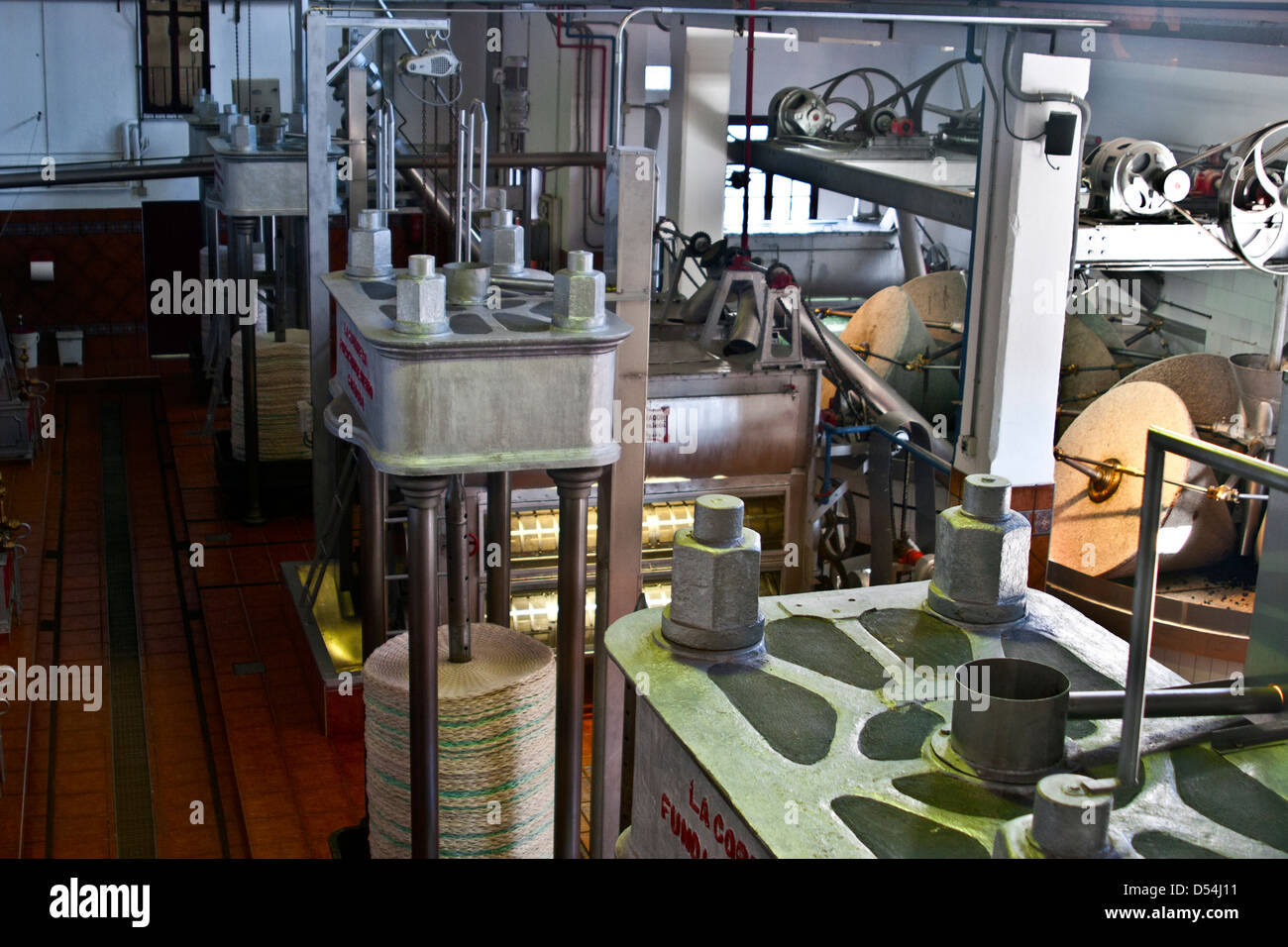 Le traitement urgent et prix de Nunez de Prado dans l'usine d'huile d'olive  BAENA, Espagne Photo Stock - Alamy