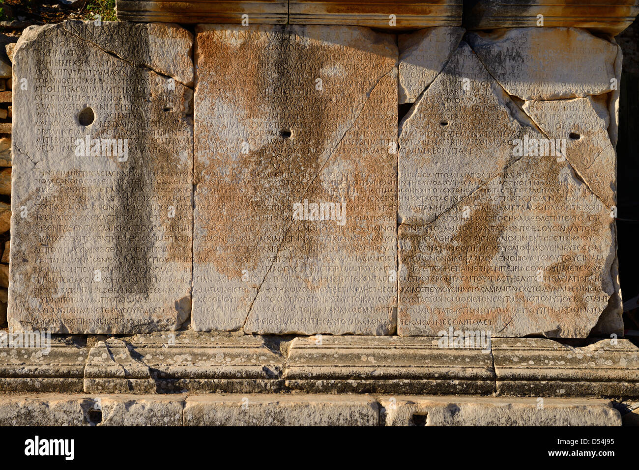 Inscription grecque sur les blocs de pierre sur la rue des curetes ephèse turquie Banque D'Images