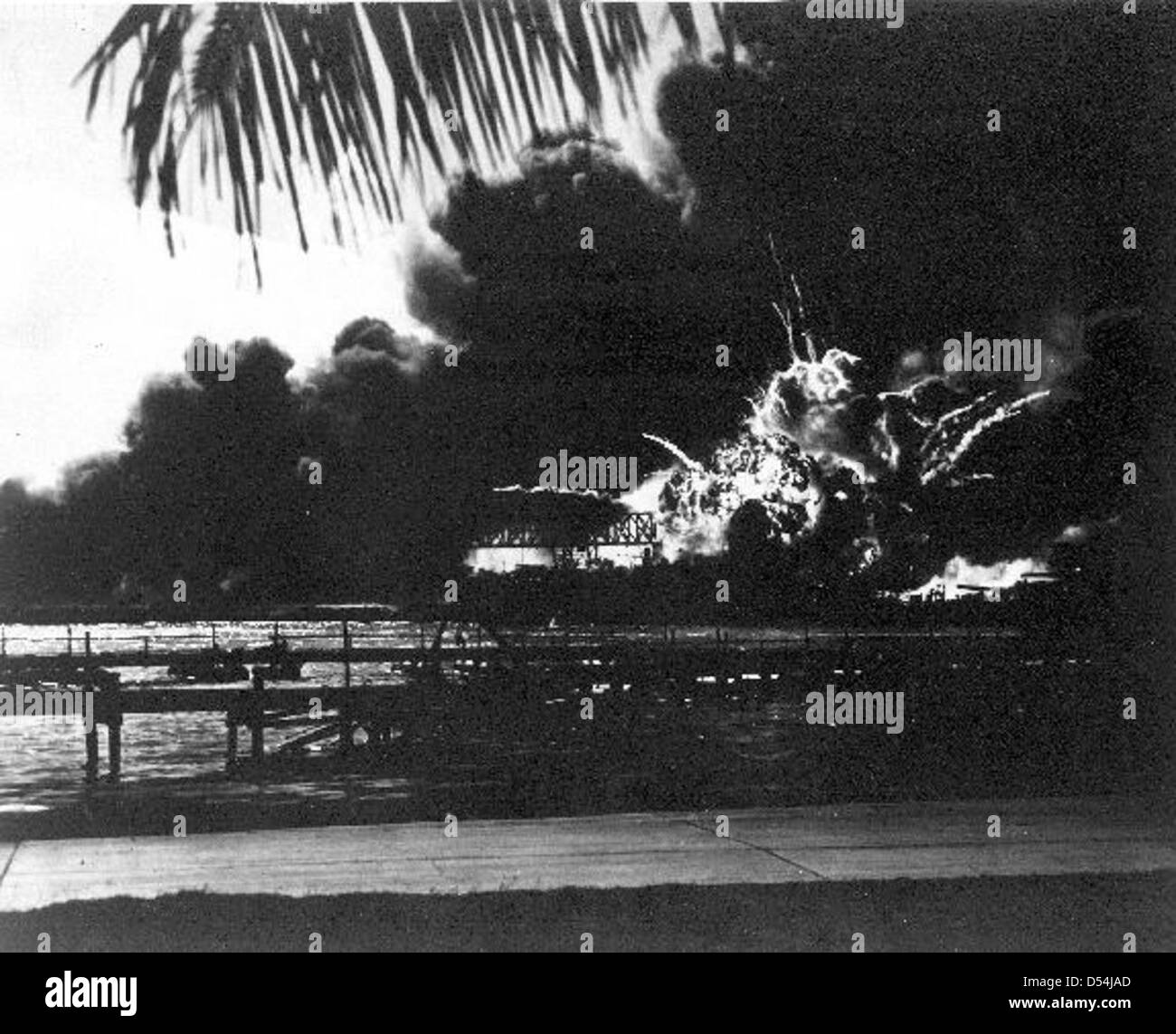 L'USS Arizona (BB-39), un cuirassé de la classe Pennsylvania, fut coulé lors de l'attaque de Pearl Harbor. Son épave reste un site commémoratif en l'honneur de ceux qui ont perdu la vie lors de l'attaque du 7 décembre 1941. Banque D'Images