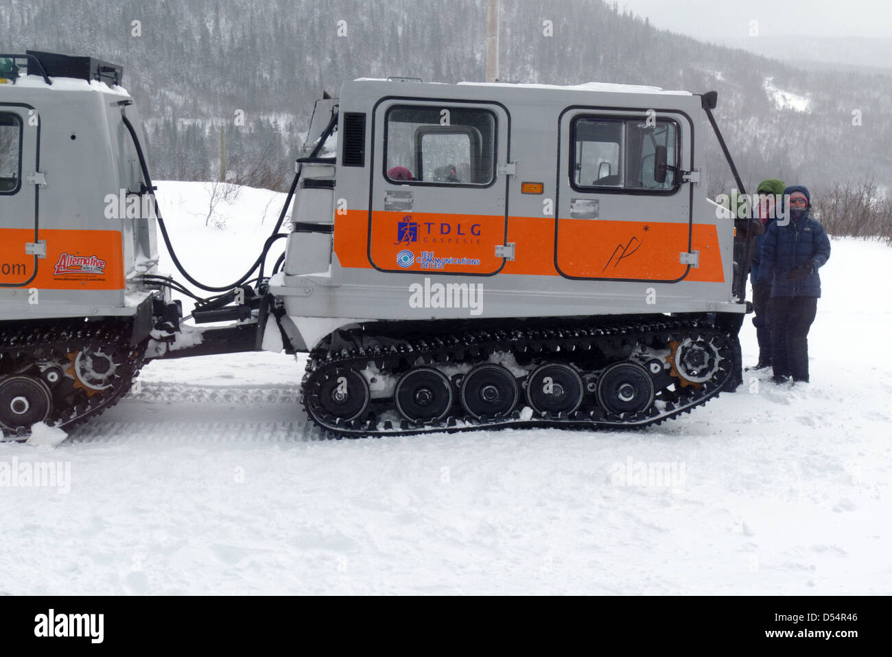 Les gens étaient là, un snow cat sur un ski expédition dans le chich chocs montagnes dans le Parc de la Gaspésie Québec Canada Banque D'Images
