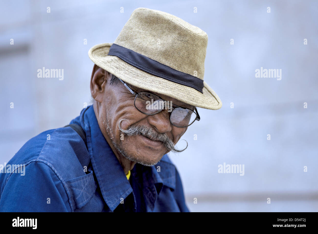Homme asiatique âgé avec moustache cirée. Thaïlande Asie du Sud-est Banque D'Images