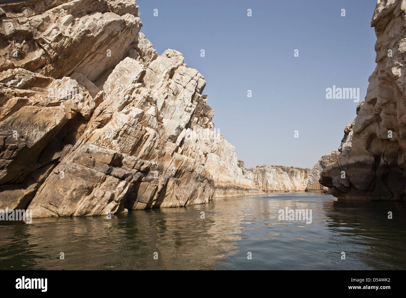 Marble rocks aux côtés de la rivière Narmada, Bhedaghat, District de Jabalpur, Madhya Pradesh, Inde Banque D'Images