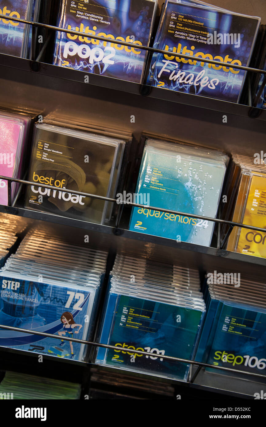 CD de musique de danse d'exercice, de l'aérobic, de divertissement, et à la vente du DVD aérobic Fitness International showcase and Trade Show 2013, Blackpool, Royaume-Uni Banque D'Images