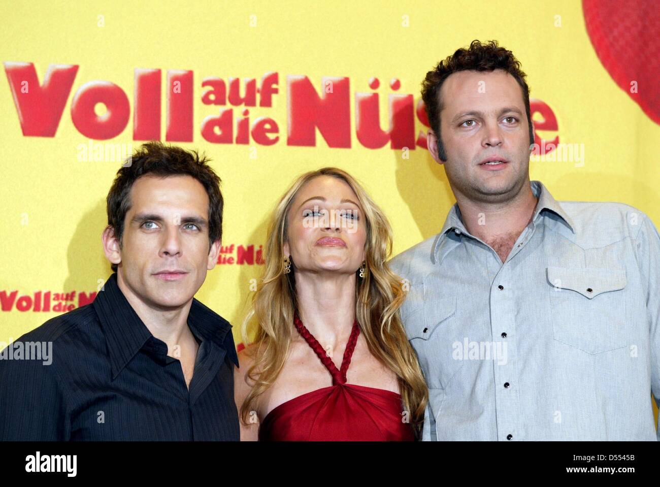 Ben Stiller (l), Christine Taylor et Vince Vaughn (r) à la photocall de 'Dodgeball : un vrai Underdog Story' à Berlin. Banque D'Images