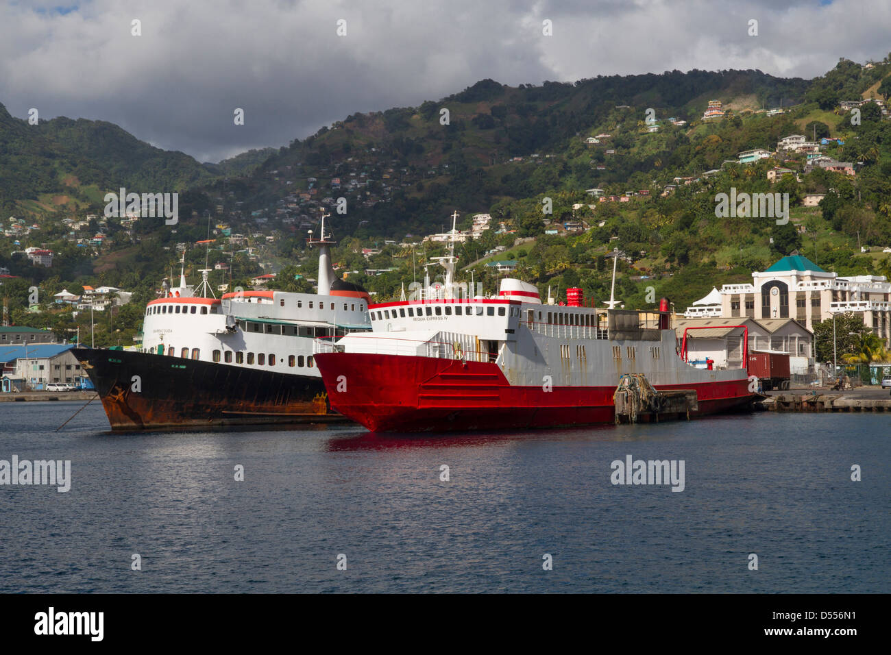 St.Vincent Kingstown, les ferries inter-îles Banque D'Images