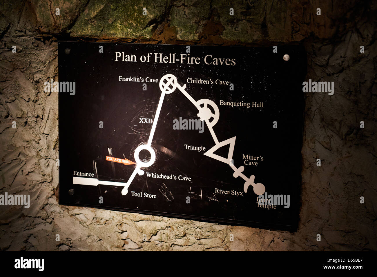 Carte dans l'enfer des cavernes de West Wycombe Buckinghamshire Banque D'Images