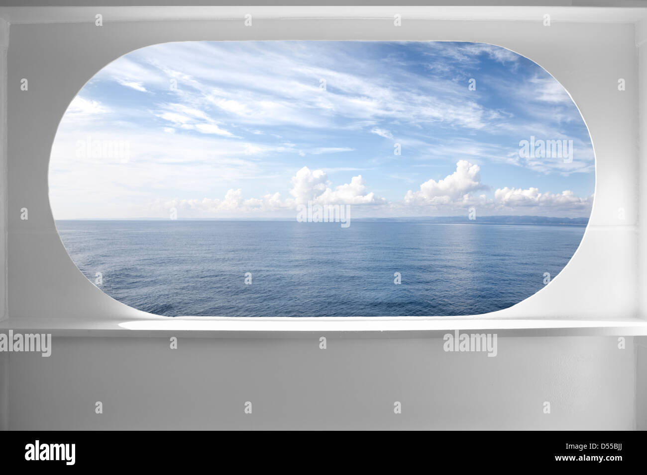 Pont de bateau avec une fenêtre Vue seascape Banque D'Images