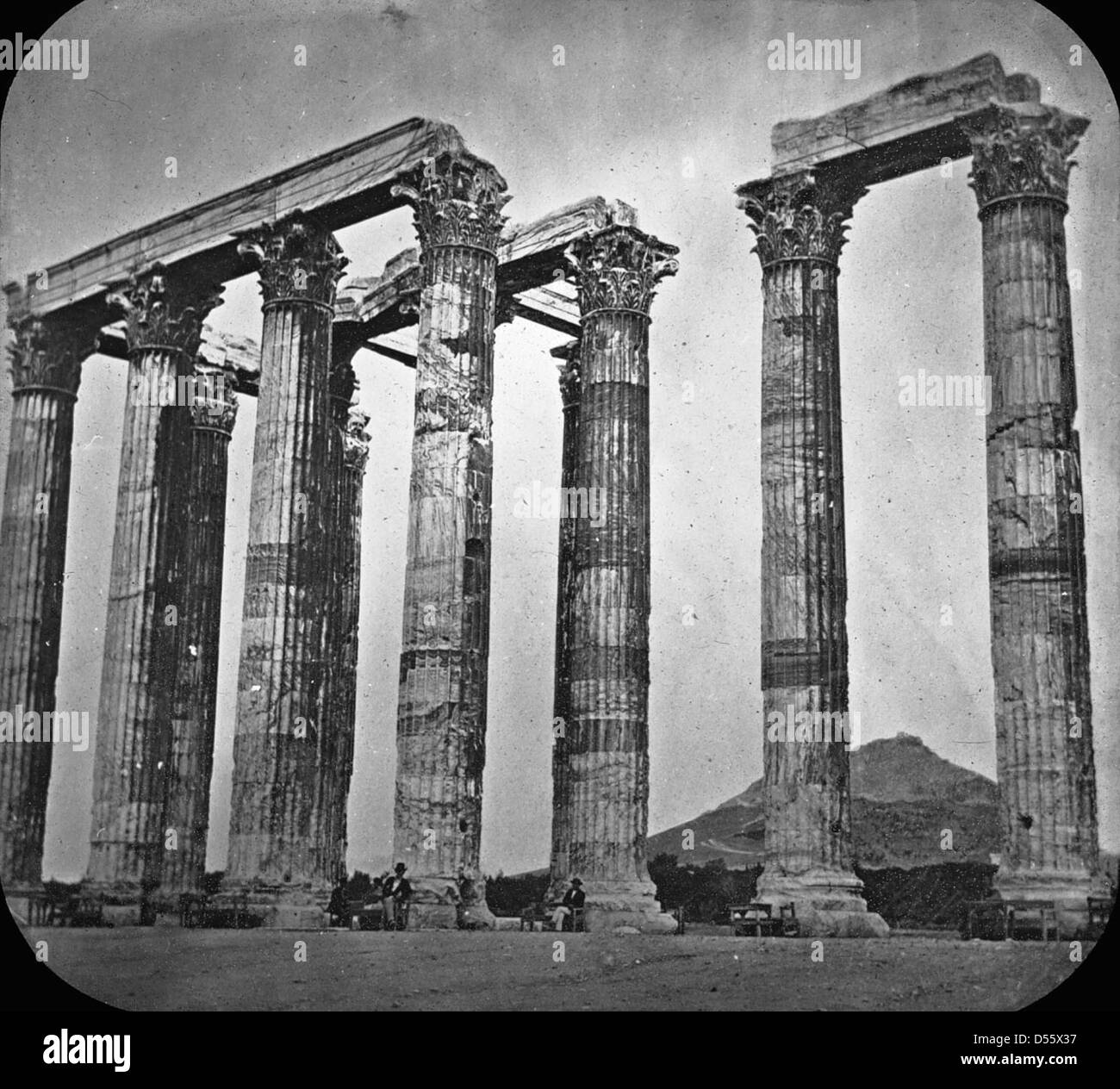Cette image montre les ruines de l'Olympieion à Athènes, en Grèce. Le temple a été dédié à Zeus et est un exemple important de l'architecture grecque antique. Banque D'Images