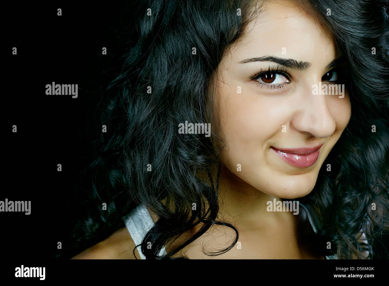 Middle Eastern woman smiling Banque D'Images