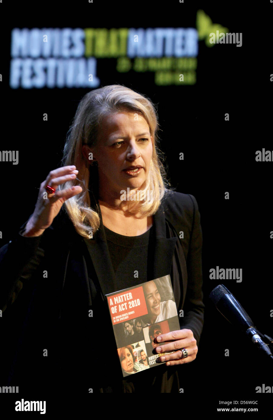 La princesse Mabel des Pays-Bas assiste à la 'films cette question' festival tenu à l 'Filmhouse" à La Haye, Pays-Bas, 27 mars 2010. Le festival Movies that Matter est une plate-forme pour les films et documentaires que mélanger le débat sur les droits de l'homme et la dignité humaine. Photo : Patrick van Katwijk Banque D'Images
