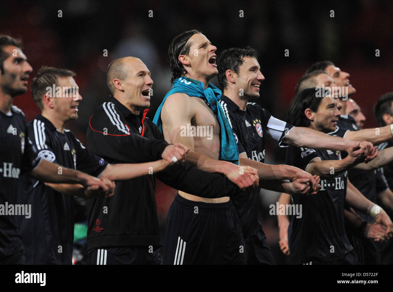 Les joueurs de manchester united célèbrent leur victoire en finale de la  ligue des champions de l'uefa Banque de photographies et d'images à haute  résolution - Alamy