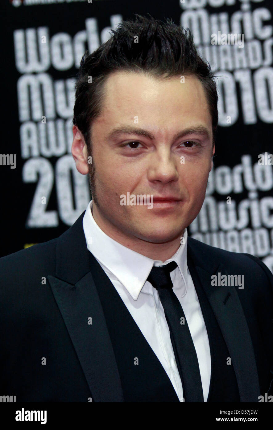 Le chanteur italien Tiziano Ferro arrive aux World Music Awards 2010 au Sporting Club de Monte Carlo, Monaco, 18 mai 2010. Photo : Hubert Boesl Banque D'Images