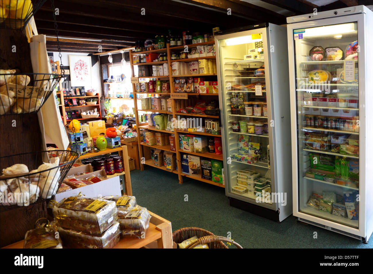À l'intérieur de l'éthique et naturel,magasin de produits d'origine locale appelée 'éléphants divertissant',à Church Stretton, Shropshire. Banque D'Images