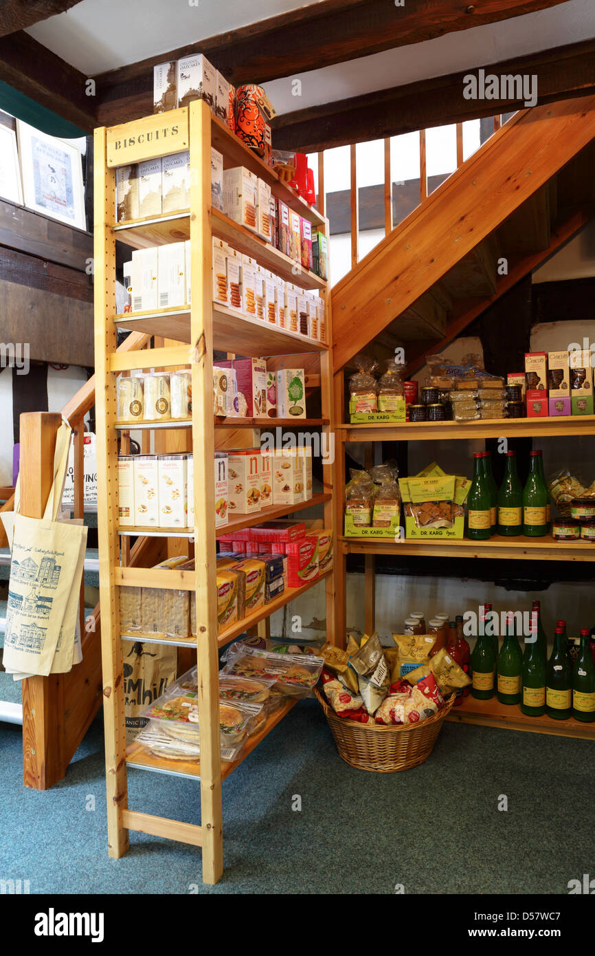 À l'intérieur de l'éthique et naturel,magasin de produits d'origine locale appelée 'éléphants divertissant',à Church Stretton, Shropshire. Banque D'Images