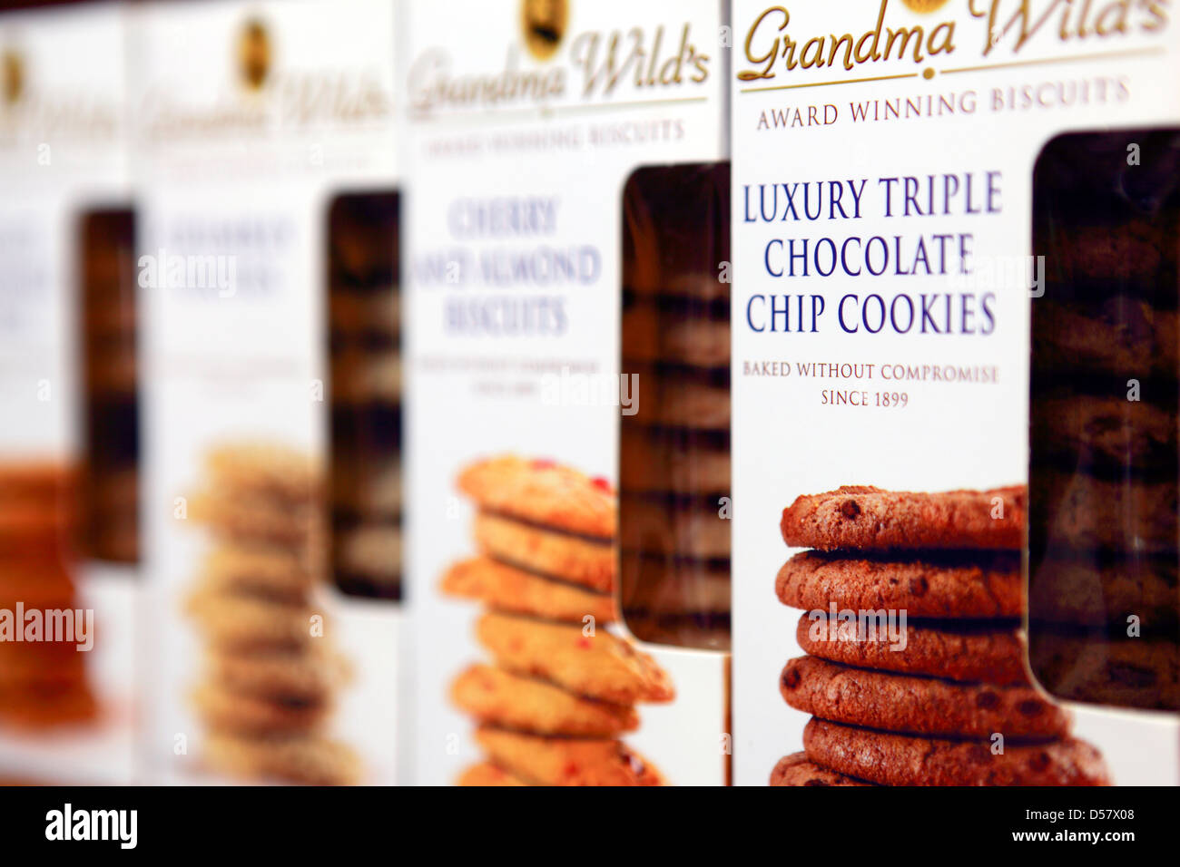 À l'intérieur du magasin de produits naturels, éthiques et locaux appelé 'divertissant Elephants', à Church Stretton, Shropshire. Banque D'Images