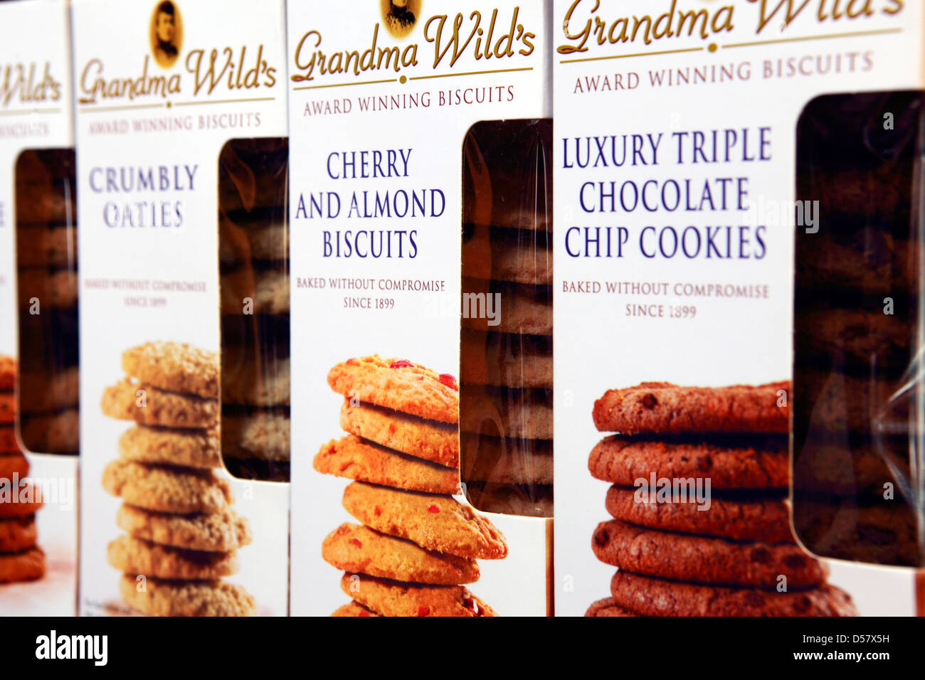 À l'intérieur du magasin de produits naturels, éthiques et locaux appelé 'divertissant Elephants', à Church Stretton, Shropshire. Banque D'Images