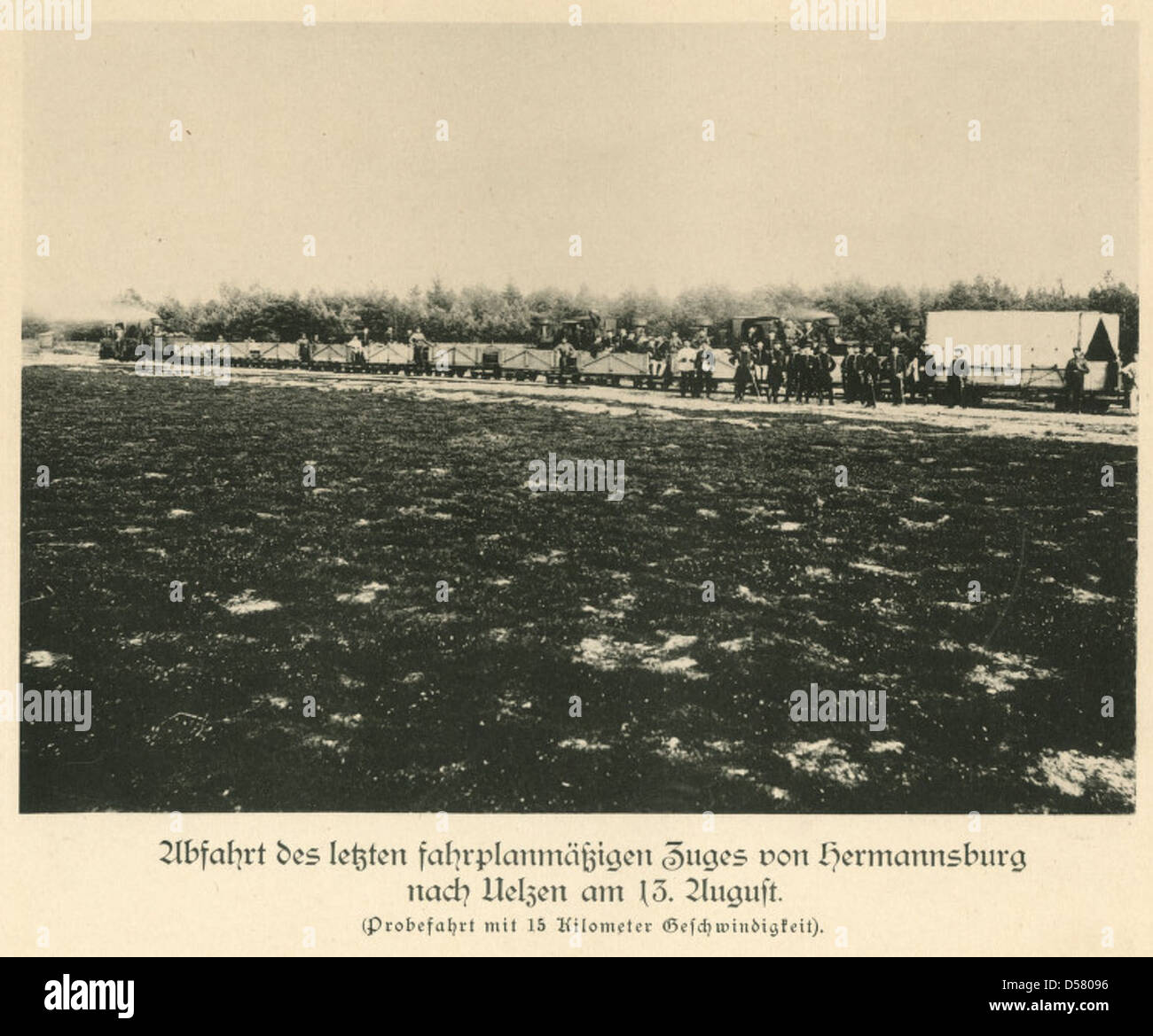 Le dernier départ de Hermannsburg vers Uelzen le 13 août 1864. La course d’essai du train a été effectuée à une vitesse de 15 kilomètres par heure dans le cadre de manœuvres militaires en Allemagne. Banque D'Images