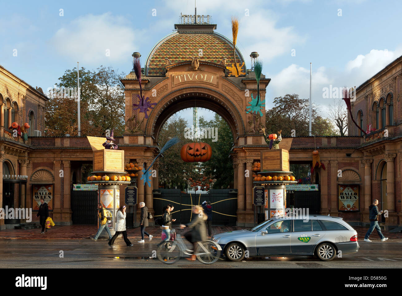 Copenhague, Danemark, portail d'entrée au parc d'attractions Tivoli Banque D'Images