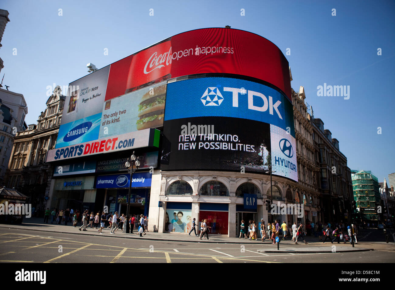 Les panneaux publicitaires à Piccadilly Circus, dans le West End de Londres Banque D'Images