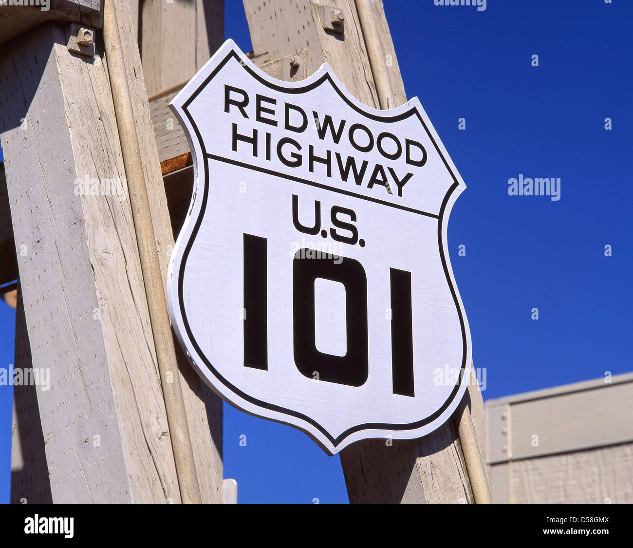 Le bois rouge l'autoroute 101 signe, comté de Marin, en Californie, États-Unis d'Amérique Banque D'Images