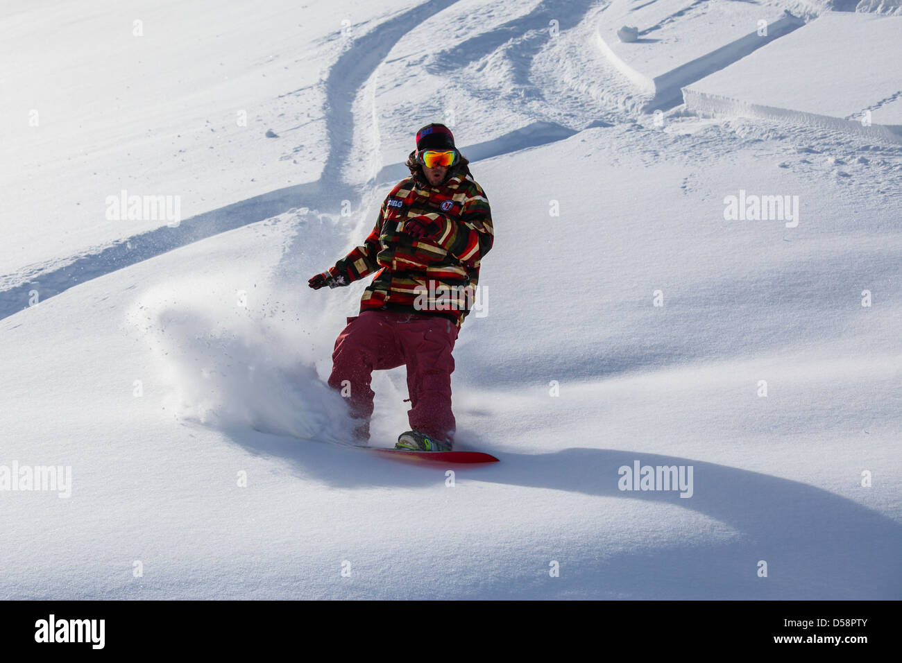 Snowboarder Vie à Livigno, Italie Banque D'Images