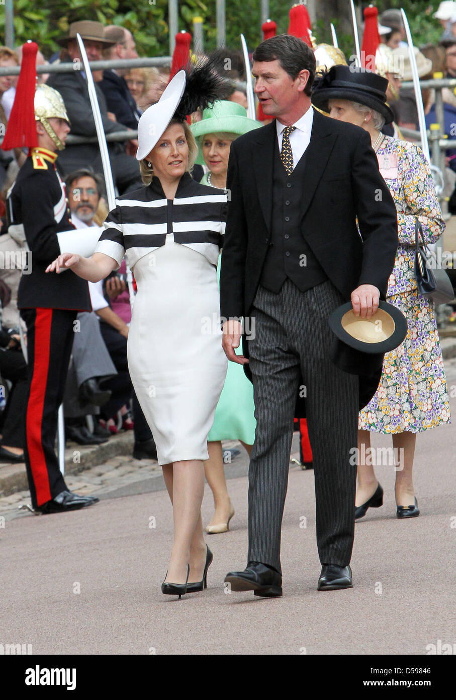 Sophie la comtesse de Wessex et M. Timothy Laurence assister à la procession de la plus noble Ordre de la jarretière avec d'autres membres de la famille royale à la chapelle St. George à Windsor, en Grande-Bretagne, le 14 juin 2010. Photo : Albert Nieboer (Pays-Bas) Banque D'Images