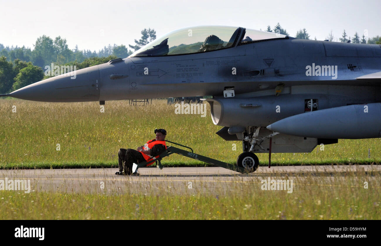 Une armée de l'Air polonaise F-16 au cours de l'OTAN à maneuovre Lagerlechfeld élite base aérienne, Allemagne, 24 juin 2010. Photo : Stefan Udry Banque D'Images
