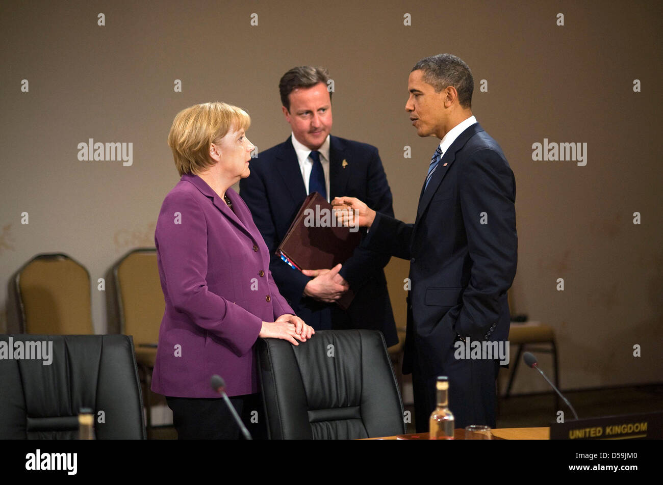 Angela Merkel Bundeskanzlerin unterhält sich zu Beginn einer session nous mit-Präsident Barack Obama (r) und britischen Premierminister David Cameron, während des G8-Gipfels à Huntsville am Freitag (25.06.2010). Foto : Bundesregierung / Bergmann Banque D'Images