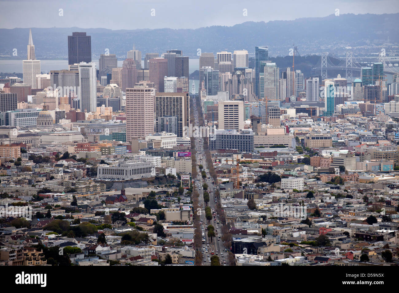 Vue urbaine avec Market Street et le centre-ville vu de Twin Peaks, San Francisco, Californie, États-Unis d'Amérique, USA Banque D'Images