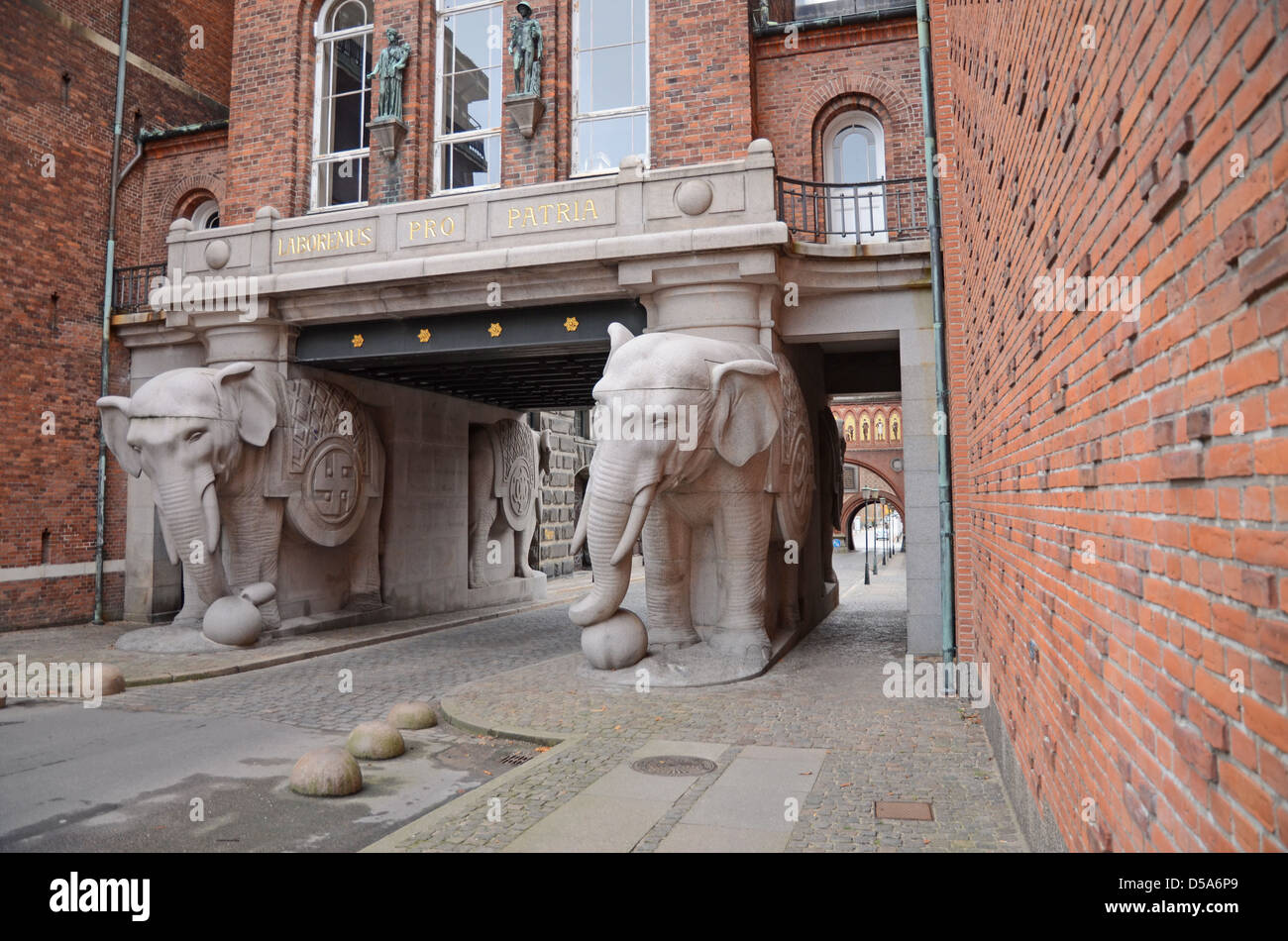 La porte de l'éléphant de la brasserie Carlsberg à Copenhague, Danemark Banque D'Images