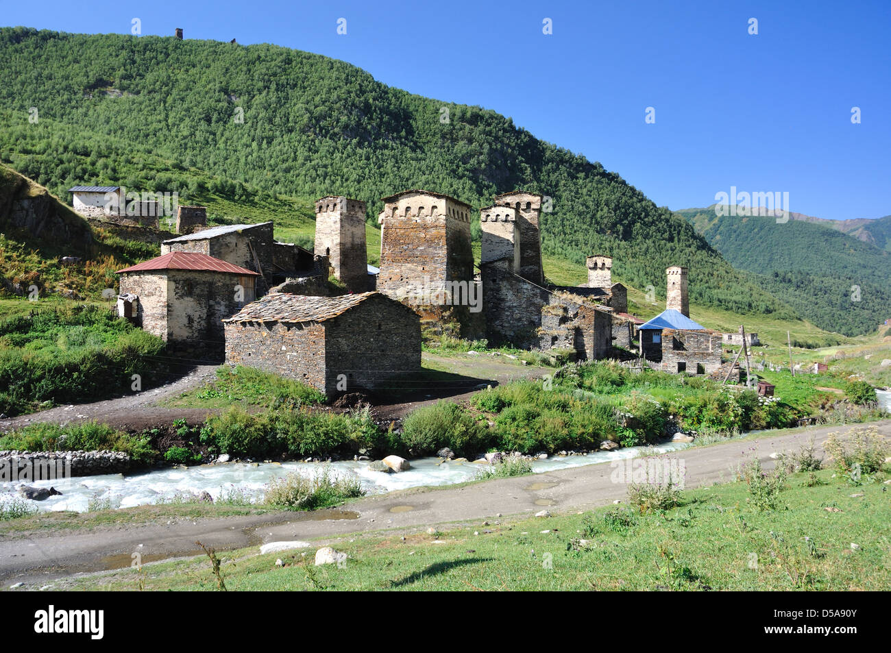 Très beau village de l'UNESCO et Usghuli dans Upper Svaneti, Georgia. Banque D'Images