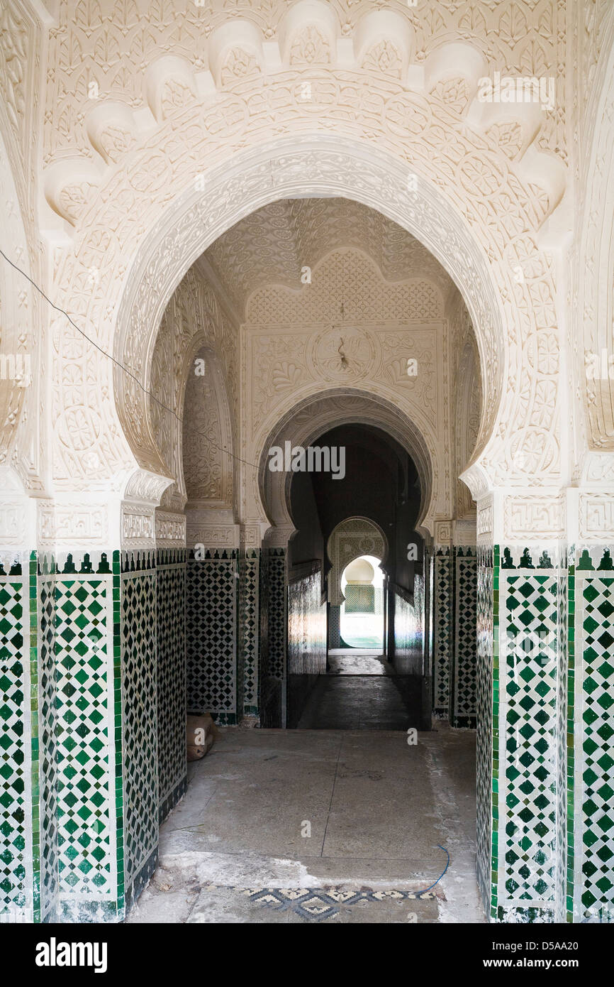 LARACHE, MAROC, GRANDE MOSQUÉE Banque D'Images