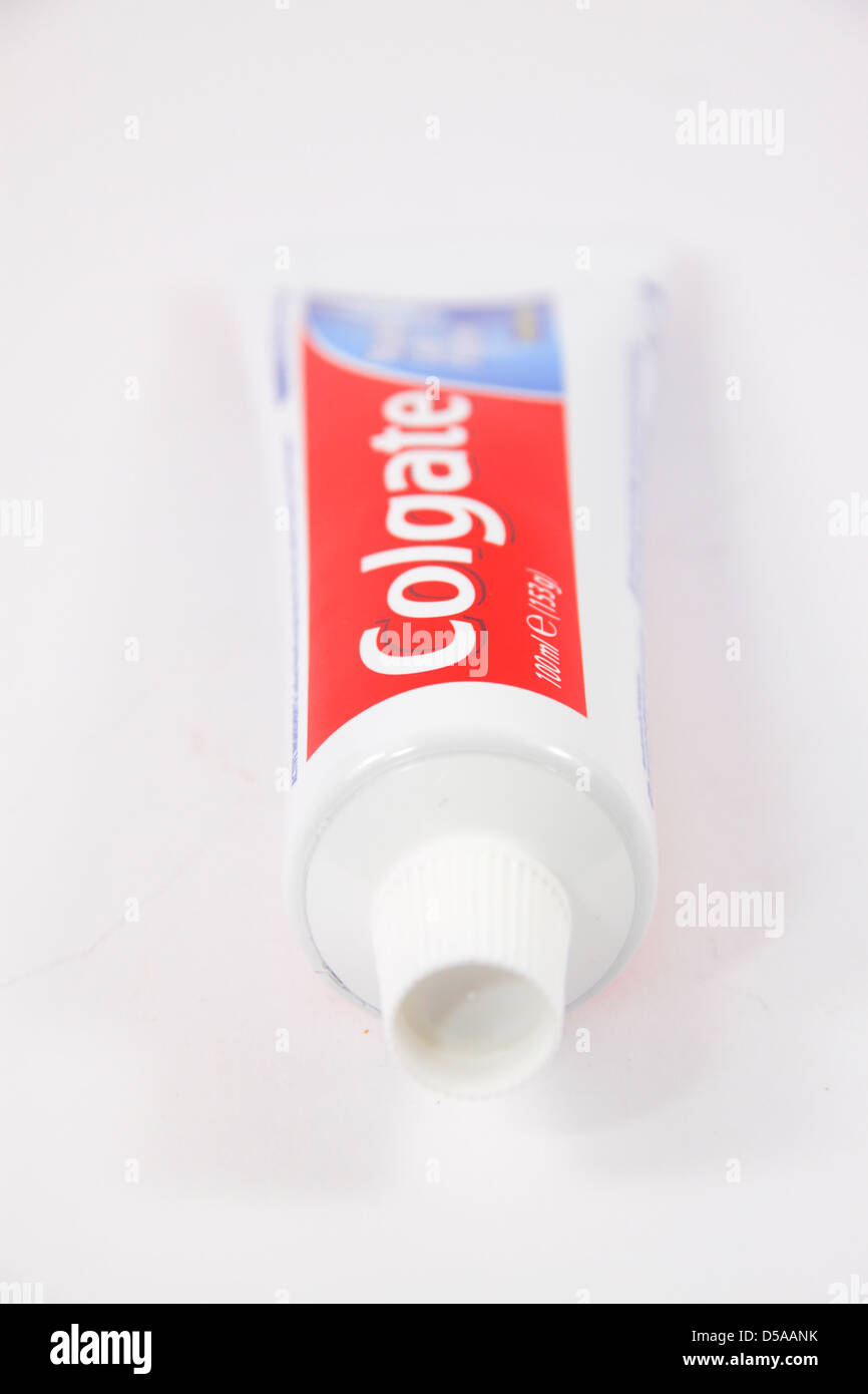 Tube de dentifrice Colgate Banque D'Images