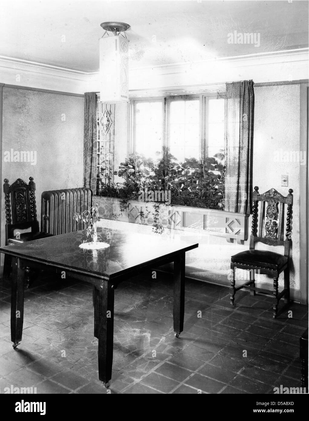 Une vue de la maison cachée à Ithaca, New York, conçue par l'architecte Helen Binkerd Young, diplômée du programme d'architecture de Cornell. La maison présente un design résidentiel du début du XXe siècle. Banque D'Images