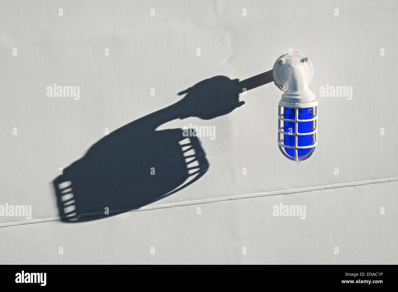 Bleu bateau léger. Banque D'Images