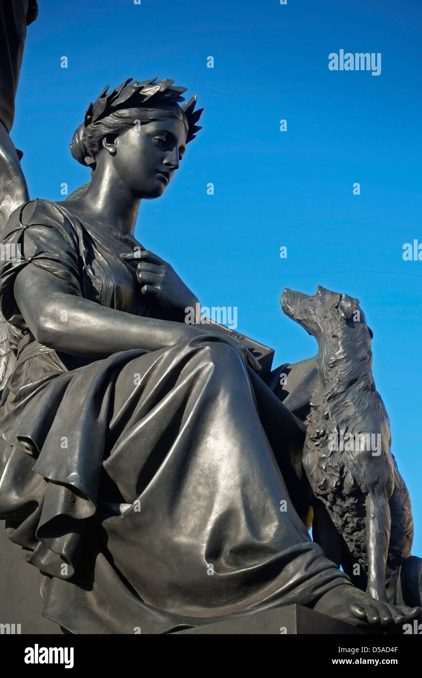 Angel figure sur le monument Daniel O'Connell à O'Connell Street Dublin Irlande Banque D'Images