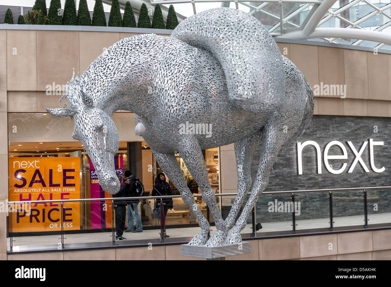 Sculpture cheval de Leeds Trinity centre centre commercial extérieur nouveau magasin Banque D'Images