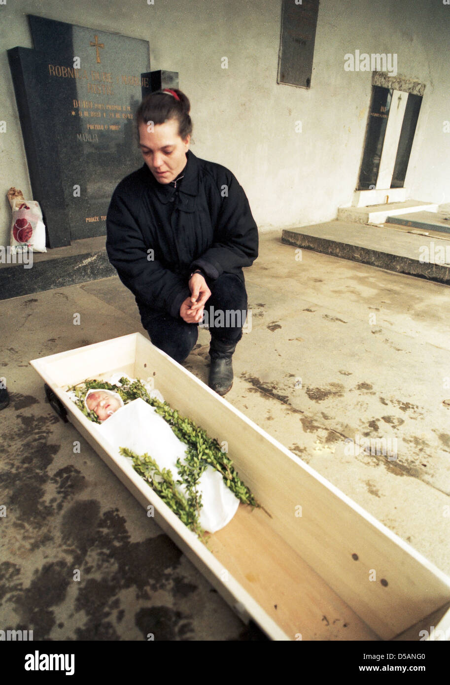 Baby Coffin Banque D Image Et Photos Alamy