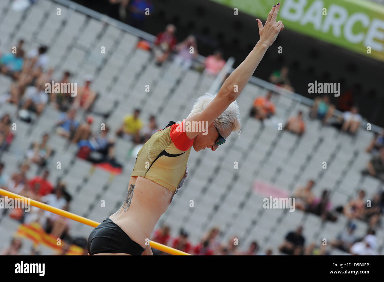 Haut allemand Friedrich Ariane cavalier lève ses bras au stade olympique Lluis Companys au cours de l'European Athletics Championships à Barcelone, Espagne, 30 juillet 2010. Elle s'est qualifié pour la finale. Photo : RAINER JENSEN Banque D'Images