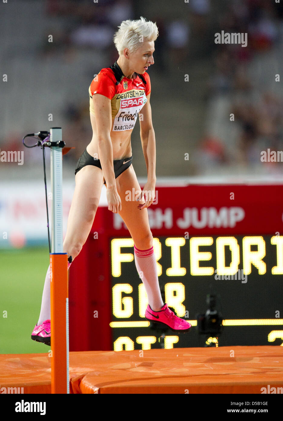 Haut allemand Friedrich Ariane cavalier est suspendue en l'air à l'European Athletics Championships à Barcelone, Espagne, 01 août 2010. Friedrich a remporté la médaille de bronze dans le concours de saut en hauteur de la femme. Photo : Bernd Thissen Banque D'Images