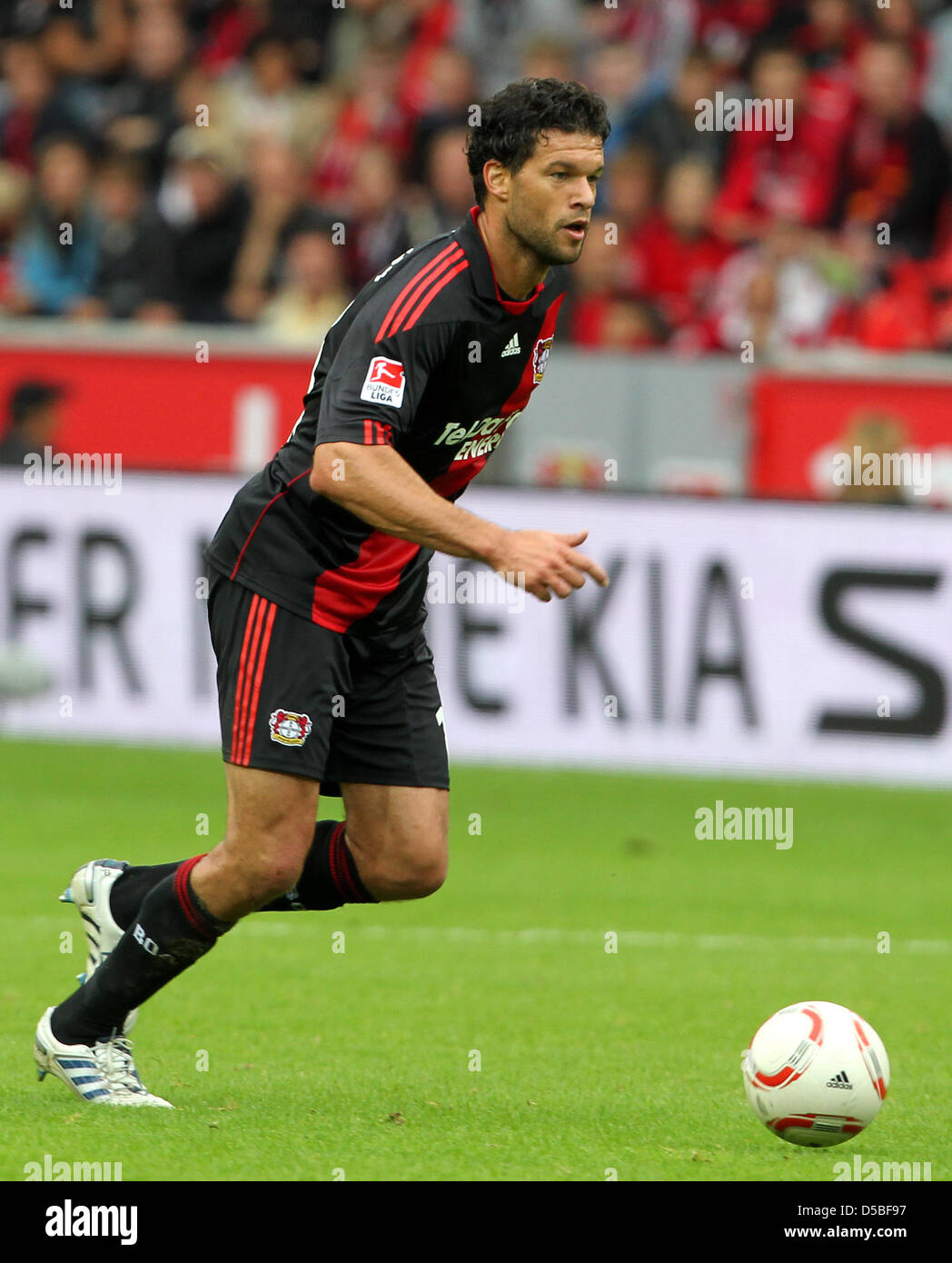 Fußball/Bundesliga, 2. Spieltag, Bayer 04 Leverkusen - Borussia Mönchengladbach am Sonntag (29.08.2010) in der BayArena à Leverkusen . Der Leverkusener Michael Ballack. Foto : Roland Weihrauch dpa/lnw Banque D'Images