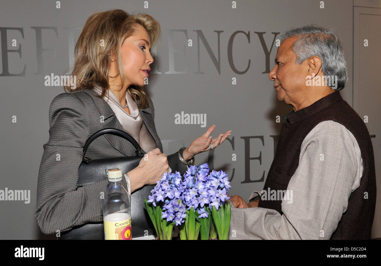 La Bégum Inaara Aga Khan et la lauréate du Prix Nobel de la Paix Muhammad Yunus à l'innovation fair Digital-Life-Design (DLD) à Munich (Allemagne), 26 janvier 2010. DLD 2010 aura lieu du 24 au 26 janvier 2010. Photo : URSULA DUEREN Banque D'Images